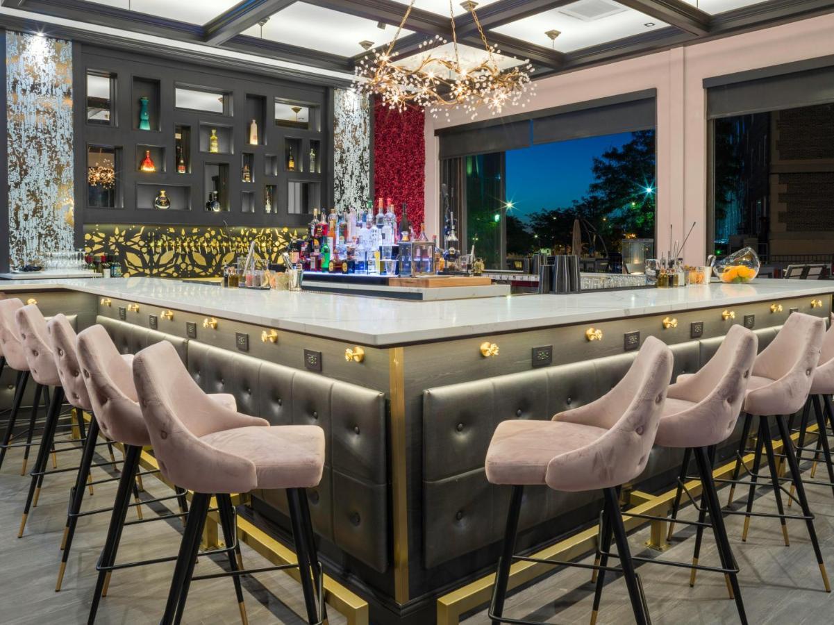 Voco Niagara Falls - The Cadence By Ihg Kültér fotó The bar at the 1905